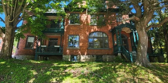 LOGEMENT D'EXCEPTION À LOUER – 3 ½ | 1 2 - Photo 3