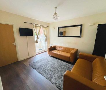 6 bedroom terraced house to rent - Photo 1