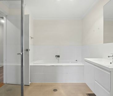 Family Friendly Townhouse - Photo 4