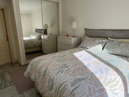 Luxury Apartment for rent in The Golden Mile, Marbella, Andalusia - Photo 5