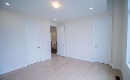 For Lease - 126 Petal Avenue, East Gwillimbury, Ontario - Photo 3