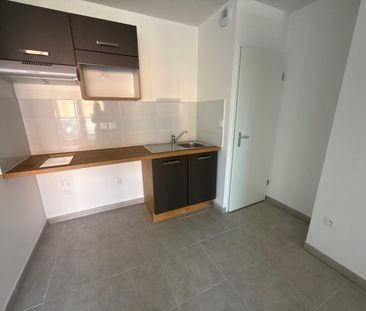 location Appartement T2 DE 47m² À CASTELGINEST - Photo 1