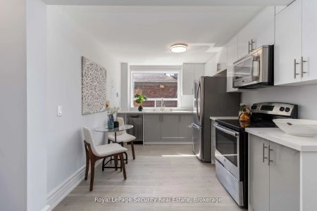 328 Lakeshore Road E #4 - Photo 3