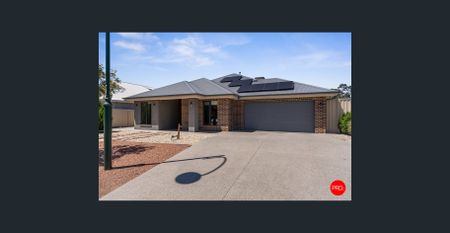 Charming 4-Bedroom Home in the Heart of Strathfieldsaye - Photo 5