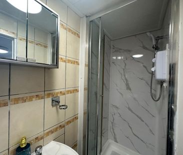 4 Bed Terraced House, Blenheim Road, RG1 - Photo 3