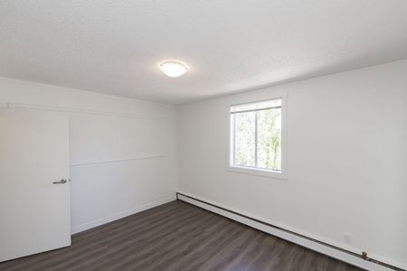 306 21 Avenue SW, Calgary - Photo 3