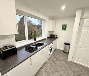 3 bedroom semi-detached house to rent - Photo 6