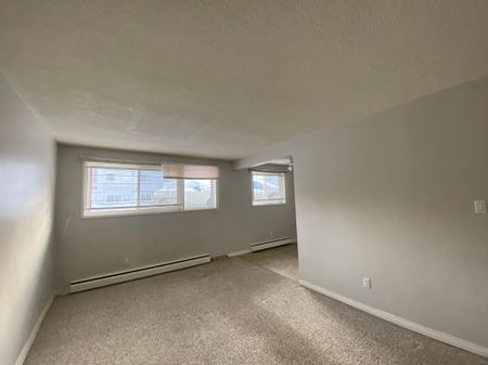 Princeton Manor - Photo 2