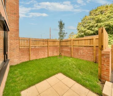 5 bedroom detached house to rent - Photo 1