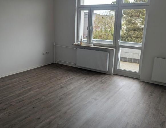 Großzügige helle 2 Zimmer Altbauwohnung in gute Lage - Foto 1