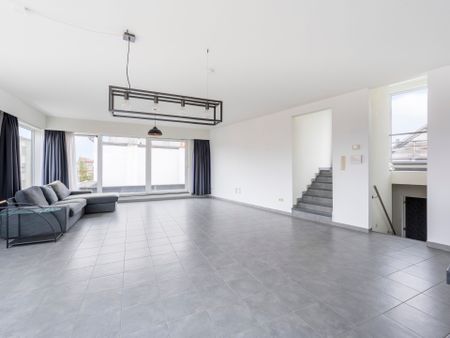 Ruim, energiezuinig 2 slaapkamer appartement met staanplaats in Wilrijk te huur! - Photo 5