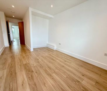 3 bedroom flat to rent - Photo 4