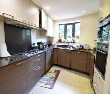 3 bedroom flat to rent - Photo 5