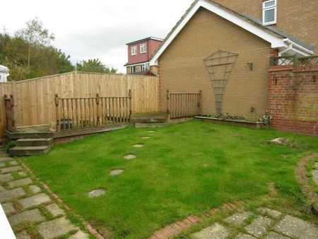 3 bedroom detached house to rent - Photo 3