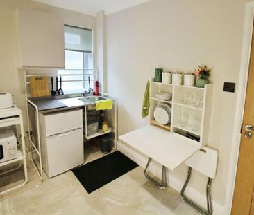 Studio to rent - Photo 2