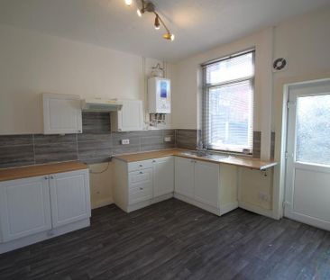 2 bedroom end of terrace house to rent - Photo 4