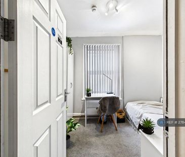 1 bedroom in a house share to rent - Photo 6