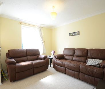 2 bedroom property to rent - Photo 1