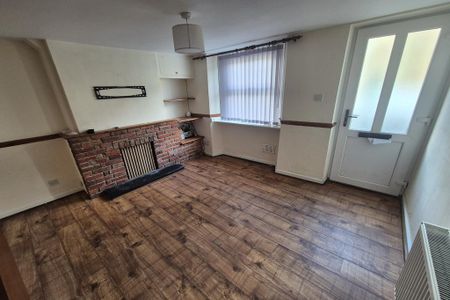 2 bedroom terraced house to rent - Photo 2