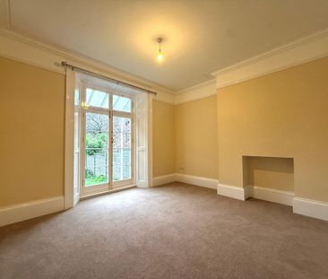 2 bedroom ground floor flat to rent - Photo 3