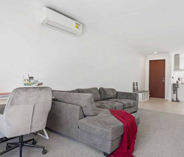 Modern, Light-Filled Townhouse in the Heart of Glen Innes - Photo 4