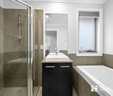 Stylish Family Home in Box Hill - Photo 5