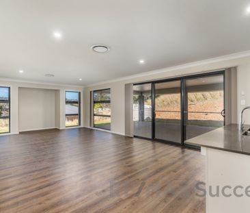 A Peaceful Country-Style Setting with Contemporary Family Appeal. - Photo 1