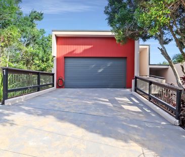 Spacious Living with Modern Comfort and Versatile Design - Photo 4