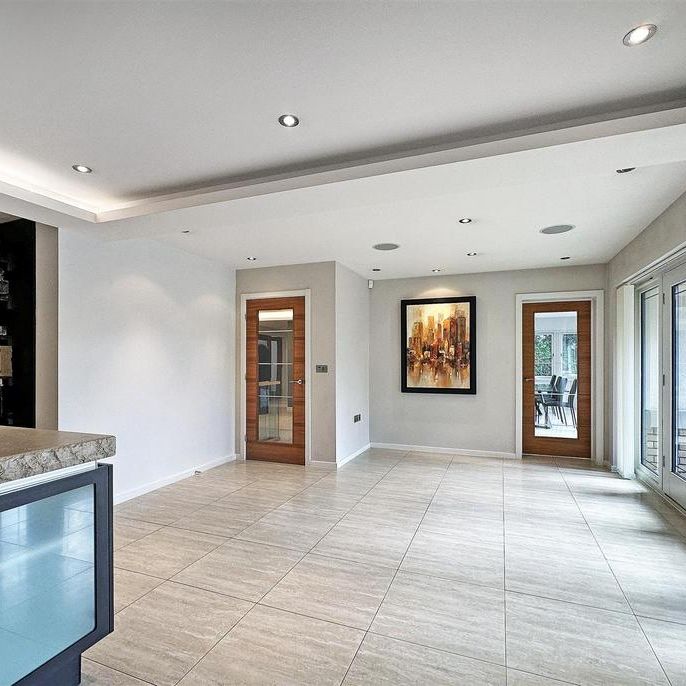 5 bedroom detached house to rent - Photo 1
