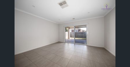 Move in and enjoy - Photo 5