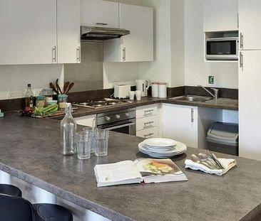 1 bedroom in a flat share to rent - Photo 4