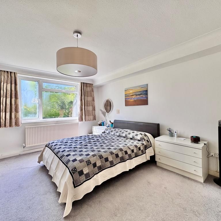2 bedroom ground floor flat to rent - Photo 1
