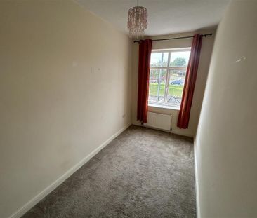 4 bedroom detached house to rent - Photo 2