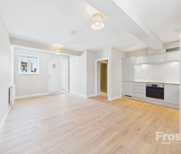 The Courtyard, 73A High Street, Burnham,SL1 - Photo 6