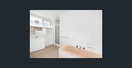 Stylishly Renovated Three-Bedroom Apartment in Prime Balwyn North Location - Photo 5