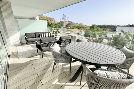 3 Bedroom Villa For Rent in Cancelada, Málaga - Photo 5