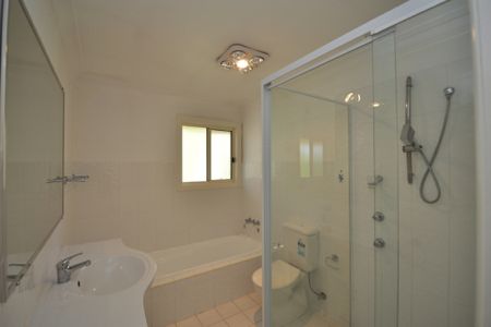 Townhouse in Ideal Location - Photo 5