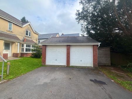 4 bedroom detached house to rent - Photo 5