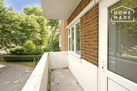 3 bedroom flat to rent - Photo 4