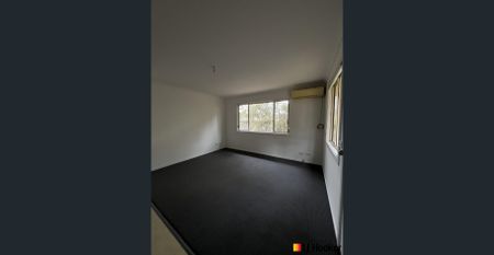 Modern Renovated 2-Bedroom Unit - Photo 4