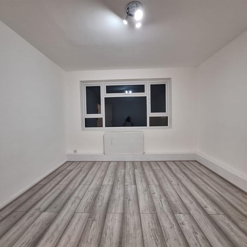 Hampden Lane, London N17 - Photo 1