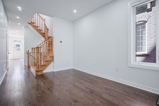 For Lease - 74 Amos Lehman Way, Whitchurch-Stouffville, Ontario - Photo 1