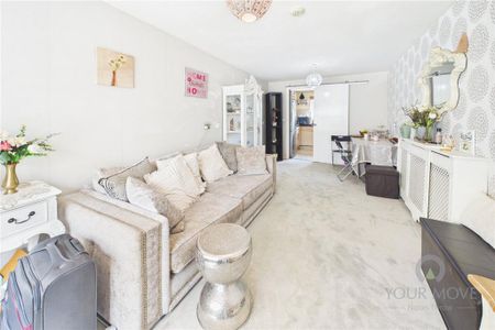 2 bedroom flat to rent - Photo 2