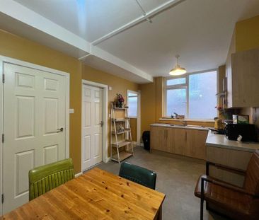 2 bedroom property to rent - Photo 1