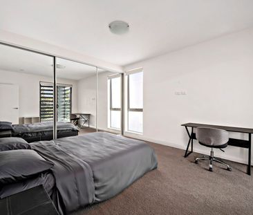 Stylishly Furnished One Bedroom Apartment - Photo 2