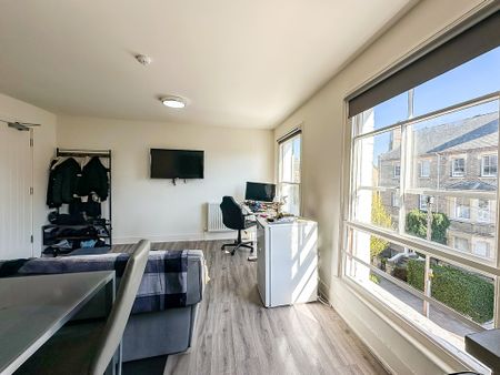 Bateman Street, Cambridge - Photo 3