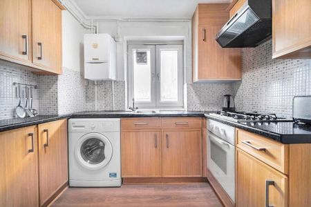 3 bedroom flat to rent - Photo 5