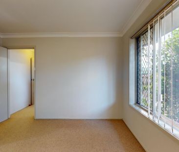 2/4 Lowe Street, Hamilton South NSW 2303 - Photo 2