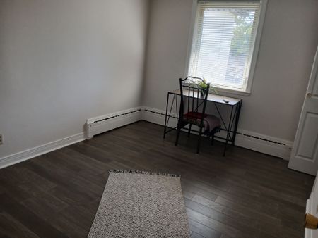 For Lease - 1236 Ogden Avenue, Mississauga, Ontario - Photo 2