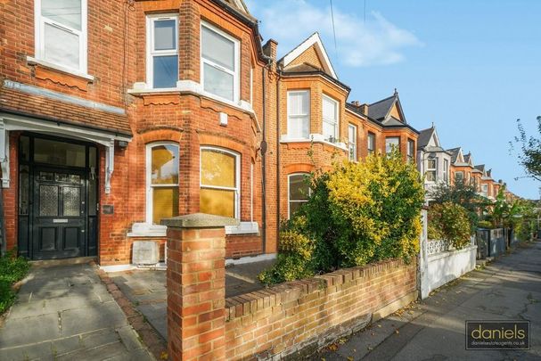 3 bedroom flat to rent - Photo 1